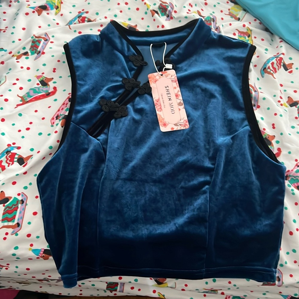 Velvet Asian inspired tank crop M